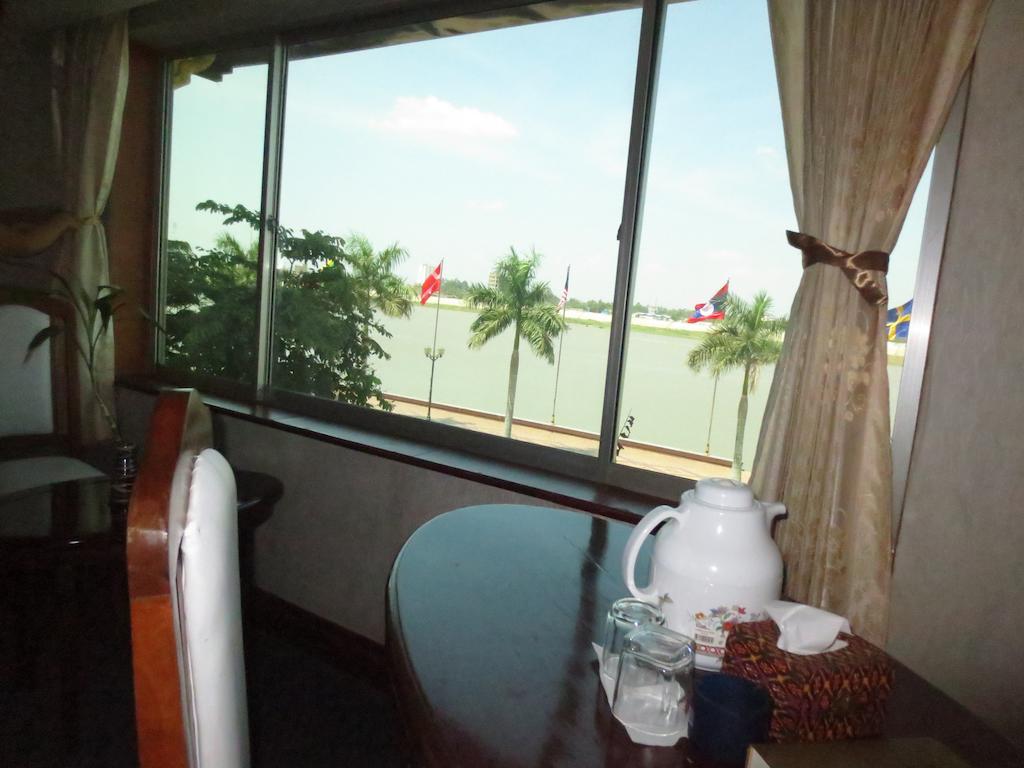 Khmeroyal Hotel Phnom Penh Room photo