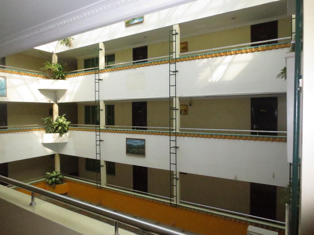Khmeroyal Hotel Phnom Penh Exterior photo